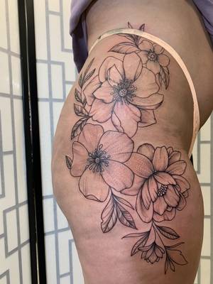 Floral thigh/hip piece