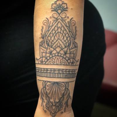 Geometric wrist cuff 