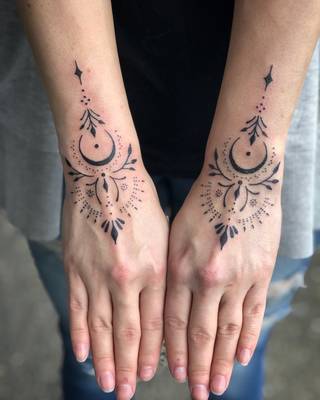 Ornamental hand piece