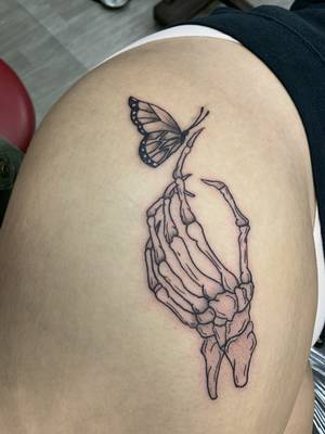 Skeleton hand 