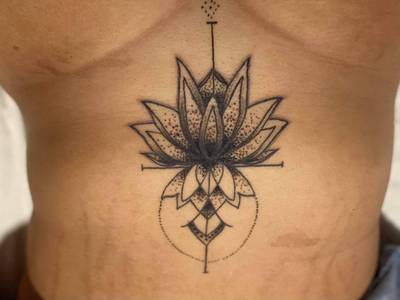 Lotus on the sternum 